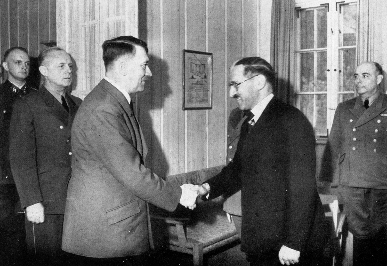 Adolf Hitler received Iraqui foreign affairs minister Rashid Ali al-Gaylani in Führerhauptquartier Werwolf 